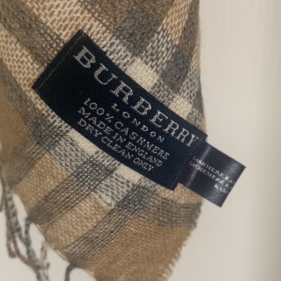 BURBERRY LONDON SEMI-SHEER Large 32” x 83” CHECK WRAP / SCARF, 100% cashmere - Picture 7 of 13